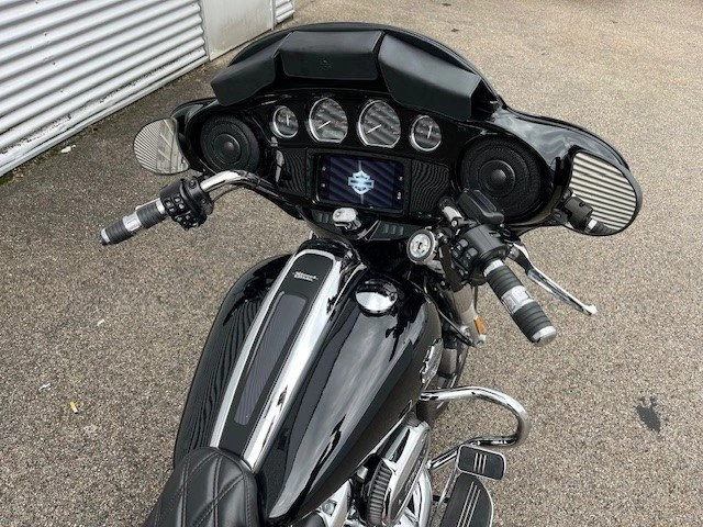 Harley-Davidson Touring Street Glide Special FLHXS (Vivid Black/Chrome Finish) - Bild 4