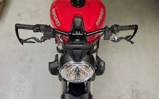Gebrauchtmotorrad Ducati Monster 821 Stripe - Bild 1