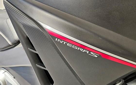 Gebrauchtmotorrad Honda Integra - Bild 8