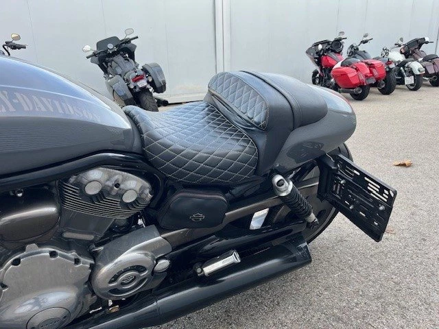 Harley-Davidson V-Rod Muscle VRSCF (Gunship Gray Sonderlackierung) - Bild 12