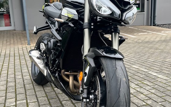 Gebrauchtmotorrad Triumph Street Triple 765 RS - Bild 2