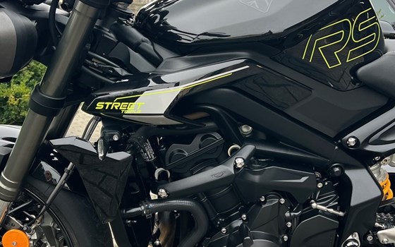 Gebrauchtmotorrad Triumph Street Triple 765 RS - Bild 6
