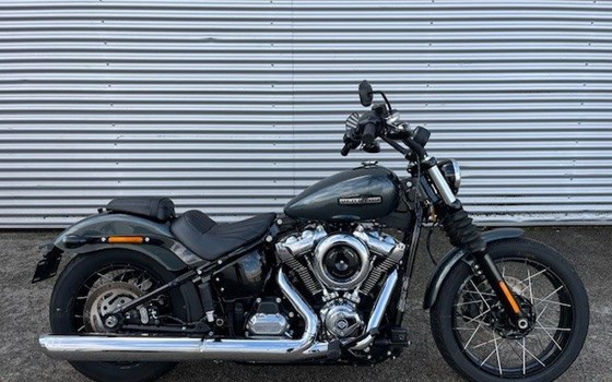 Gebrauchtmotorrad Harley-Davidson Softail Street Bob FXBB - Bild 2