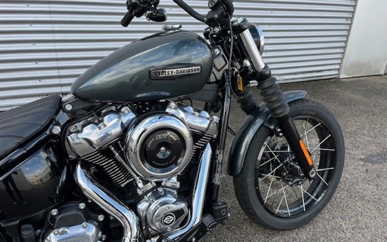 Gebrauchtmotorrad Harley-Davidson Softail Street Bob FXBB - Bild 3