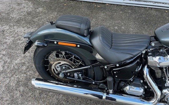 Gebrauchtmotorrad Harley-Davidson Softail Street Bob FXBB - Bild 6