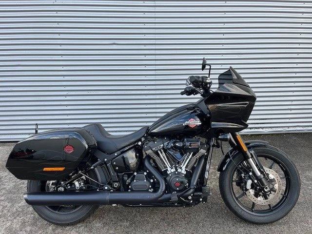 Harley-Davidson Softail Low Rider ST (Midnight Firestorm/Black Finish) - Bild 2