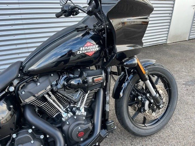 Harley-Davidson Softail Low Rider ST (Midnight Firestorm/Black Finish) - Bild 3