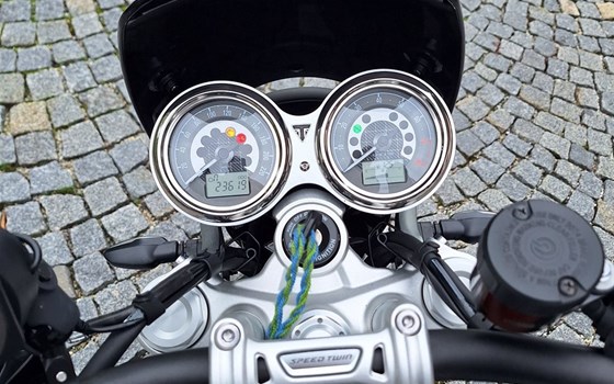 Gebrauchtmotorrad Triumph Speed Twin 1200 - Bild 5
