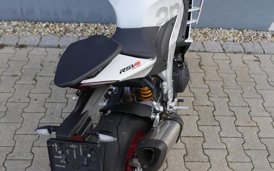 Gebrauchtmotorrad Aprilia RSV4 1100 Factory - Bild 10