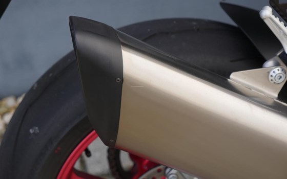 Gebrauchtmotorrad Aprilia RSV4 1100 Factory - Bild 11