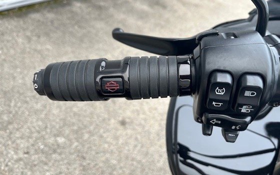 Gebrauchtmotorrad Harley-Davidson Touring Road Glide ST - Bild 16