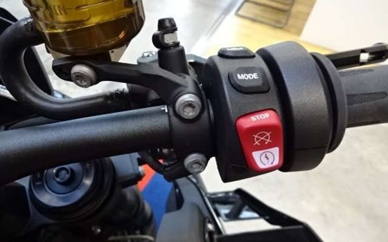 Gebrauchtmotorrad BMW M 1000 RR - Bild 14