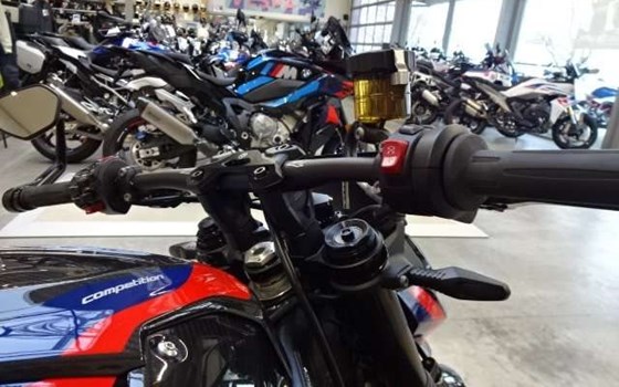 Gebrauchtmotorrad BMW M 1000 RR - Bild 7