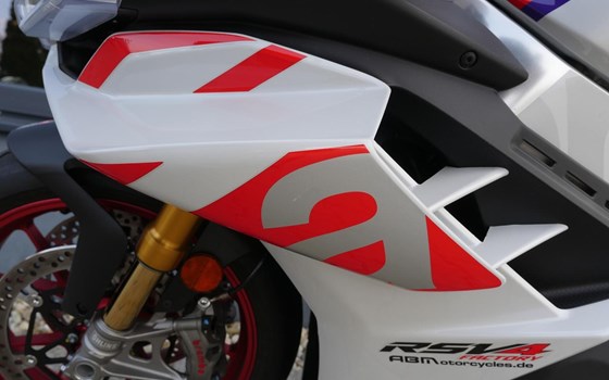 Gebrauchtmotorrad Aprilia RSV4 1100 Factory - Bild 12