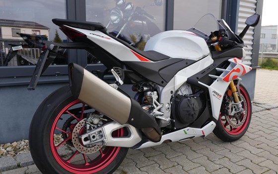 Gebrauchtmotorrad Aprilia RSV4 1100 Factory - Bild 4
