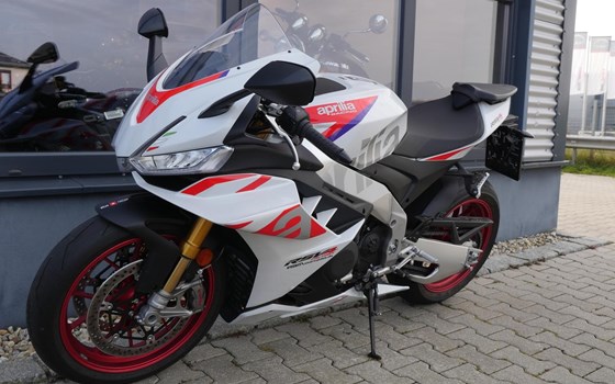Gebrauchtmotorrad Aprilia RSV4 1100 Factory - Bild 7
