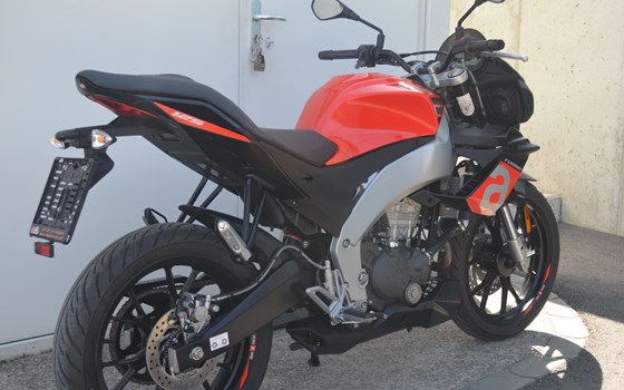 Gebrauchtmotorrad Aprilia Tuono 125 - Bild 2
