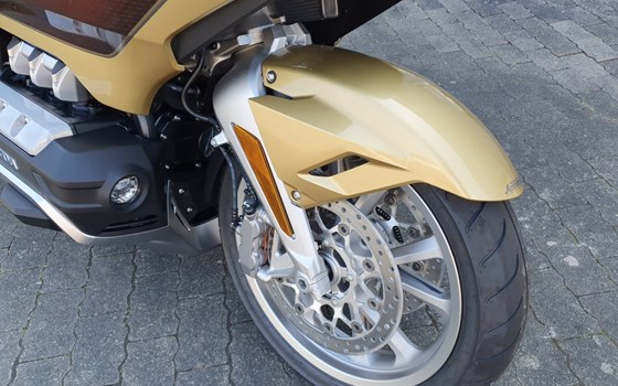 Gebrauchtmotorrad Honda GL 1800 Goldwing Tour DCT - Bild 9