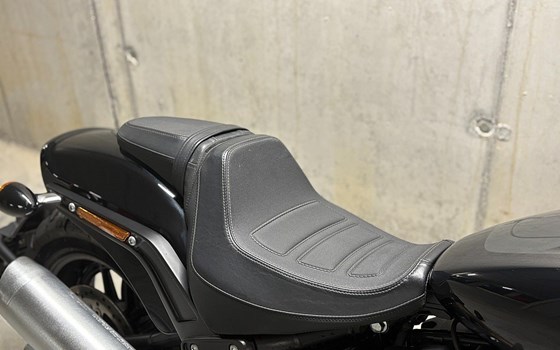 Gebrauchtmotorrad Harley-Davidson Softail Fat Bob 114 FXFBS - Bild 6