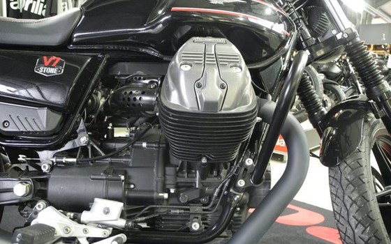 Gebrauchtmotorrad Moto Guzzi V7 Stone - Bild 8