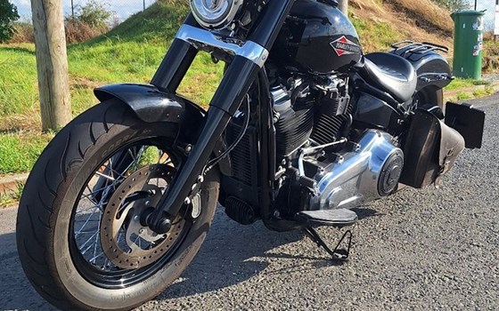 Gebrauchtmotorrad Harley-Davidson Softail Slim FLSL - Bild 3