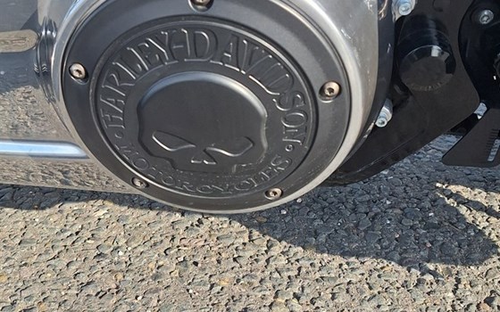 Gebrauchtmotorrad Harley-Davidson Softail Slim FLSL - Bild 9