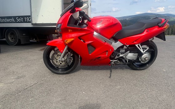 Gebrauchtmotorrad Honda VFR 800 F - Bild 1