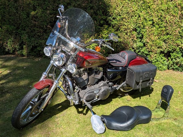 Gebrauchtmotorrad Harley-Davidson Sportster XL 883 C Custom