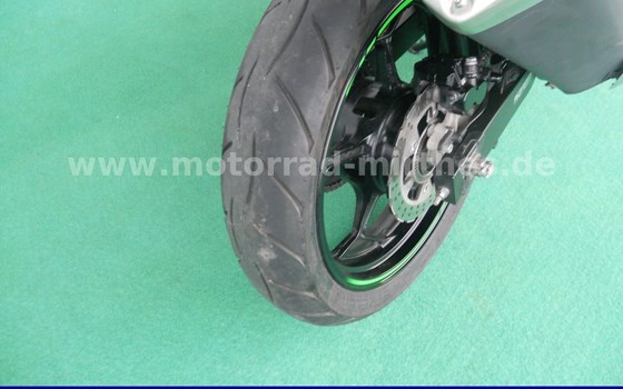 Gebrauchtmotorrad Kawasaki Ninja 125 - Bild 9