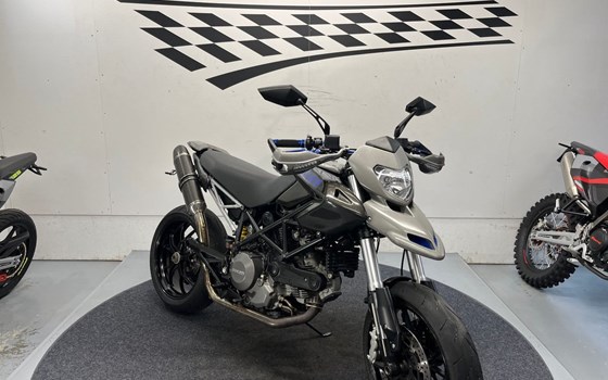Gebrauchtmotorrad Ducati Hypermotard 796 - Bild 1