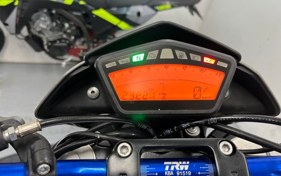 Gebrauchtmotorrad Ducati Hypermotard 796 - Bild 10