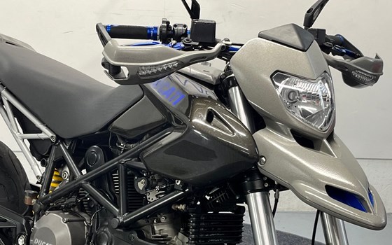 Gebrauchtmotorrad Ducati Hypermotard 796 - Bild 2
