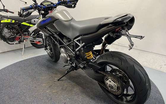 Gebrauchtmotorrad Ducati Hypermotard 796 - Bild 6