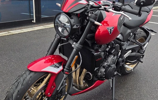 Triumph Trident 800