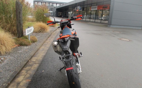 Neufahrzeug KTM 690 SMC R - Bild 8