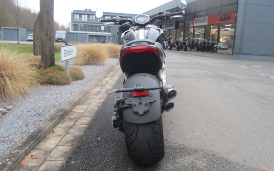 Gebrauchtmotorrad Triumph Rocket 3 R - Bild 8