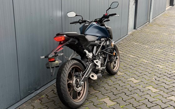 Gebrauchtmotorrad Honda CB125R - Bild 2
