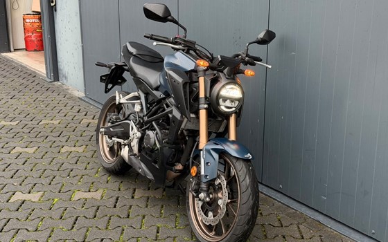 Gebrauchtmotorrad Honda CB125R - Bild 3