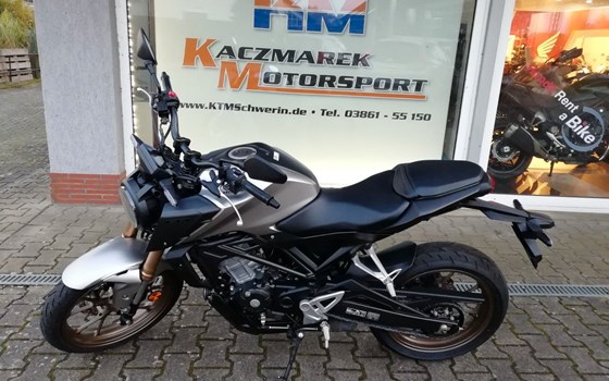 Gebrauchtmotorrad Honda CB125R - Bild 1