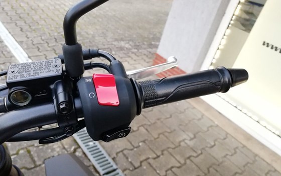 Gebrauchtmotorrad Honda CB125R - Bild 12