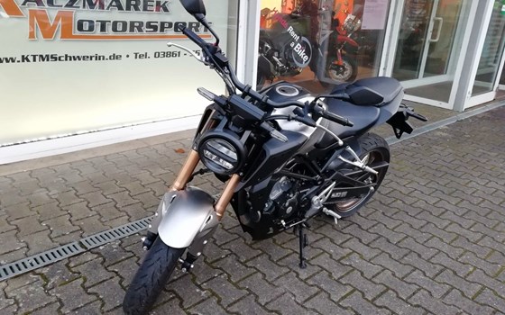 Gebrauchtmotorrad Honda CB125R - Bild 2