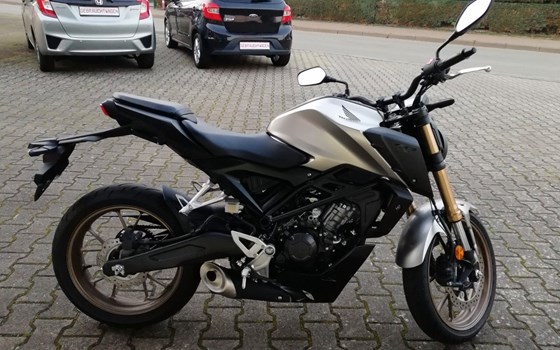 Gebrauchtmotorrad Honda CB125R - Bild 5