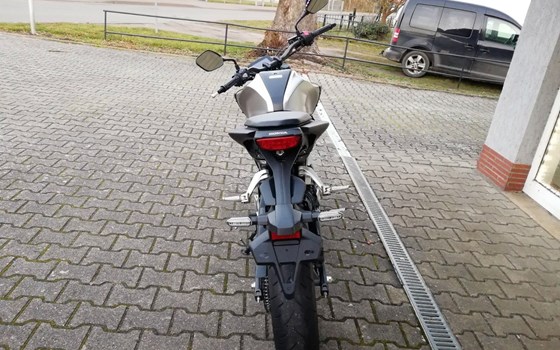 Gebrauchtmotorrad Honda CB125R - Bild 7
