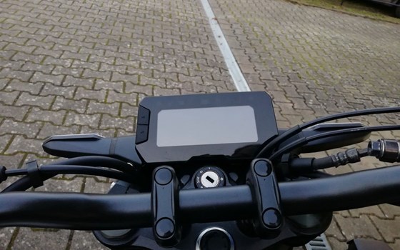 Gebrauchtmotorrad Honda CB125R - Bild 9