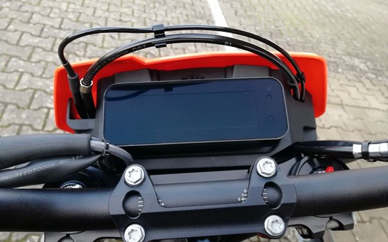 Neufahrzeug KTM 690 SMC R - Bild 9