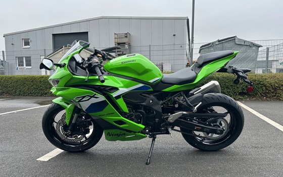 Neufahrzeug Kawasaki Ninja ZX-4RR - Bild 4