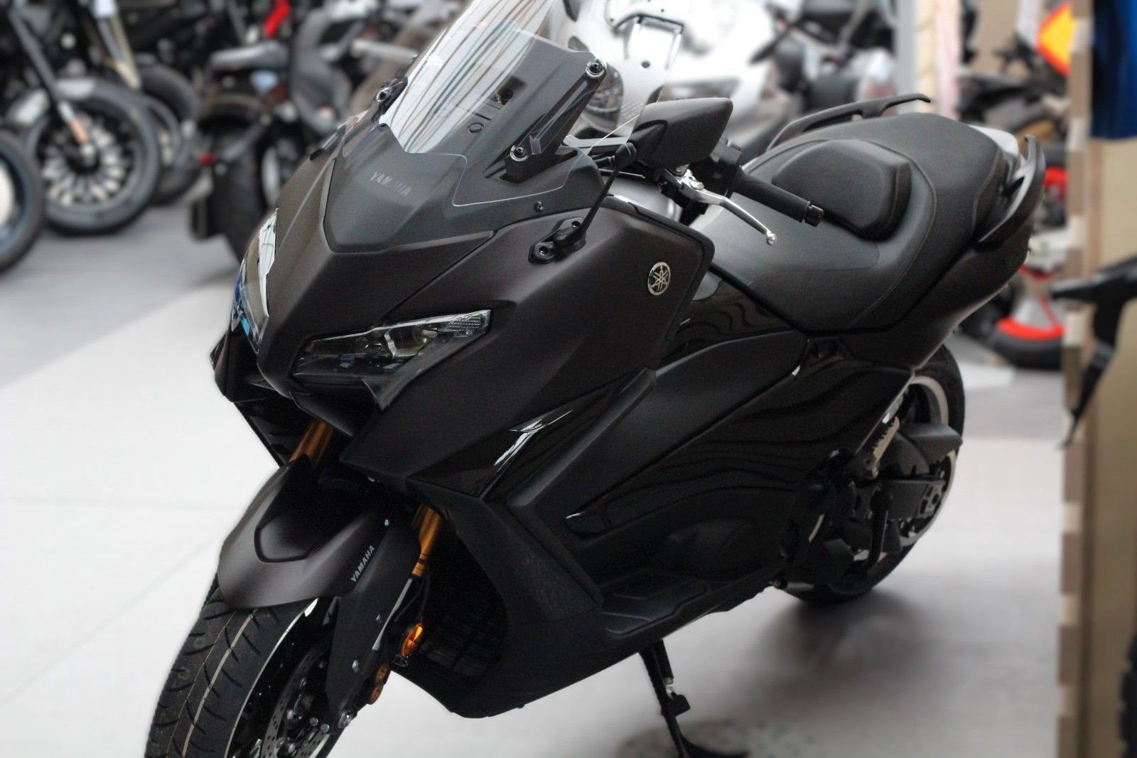 Yamaha TMAX Tech MAX 