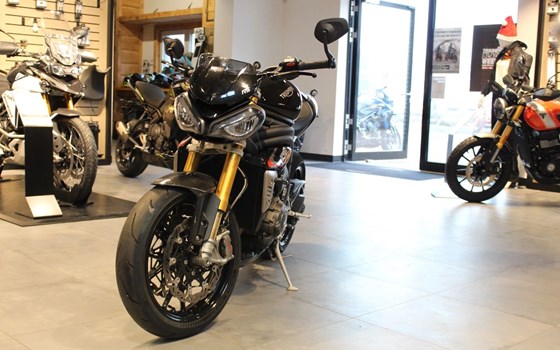 Gebrauchtmotorrad Triumph Speed Triple 1200 RS - Bild 2