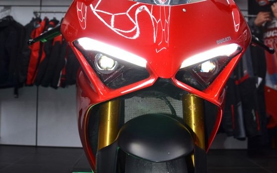 Gebrauchtmotorrad Ducati Panigale V4 S - Bild 8