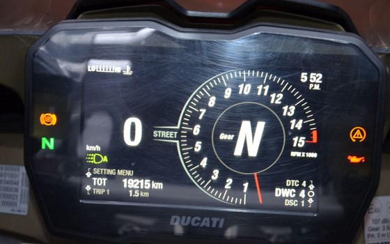 Gebrauchtmotorrad Ducati Panigale V4 S - Bild 9